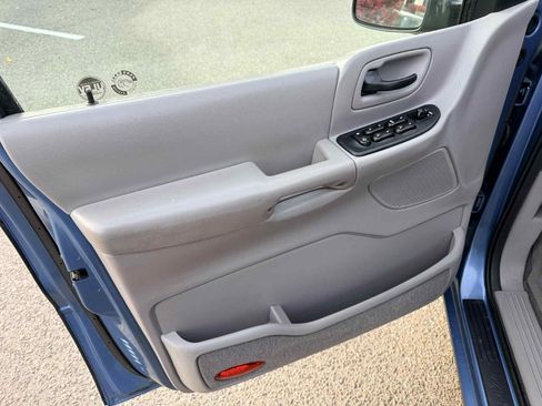 Used 2002 Ford Windstar LX image 11