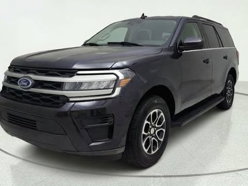 Used 2024 Ford Expedition XLT RWD image 1