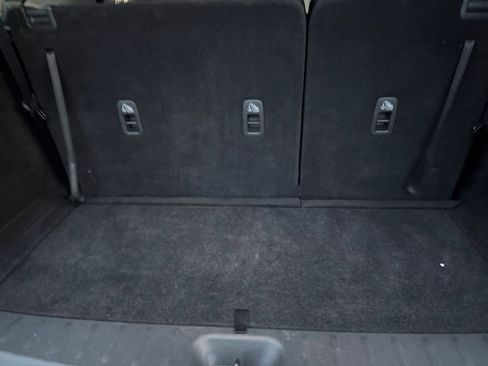 Used 2025 Nissan Pathfinder SV image 33