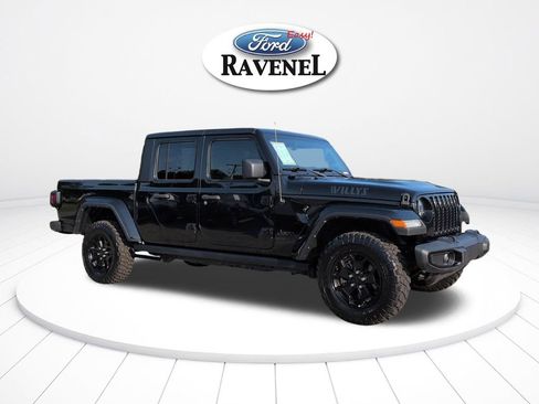 Used 2022 Jeep Gladiator Sport AWD/4WD image 2