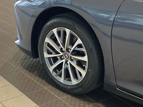 Used 2022 Lexus ES 300h w/ Accessory Package 2 image 8