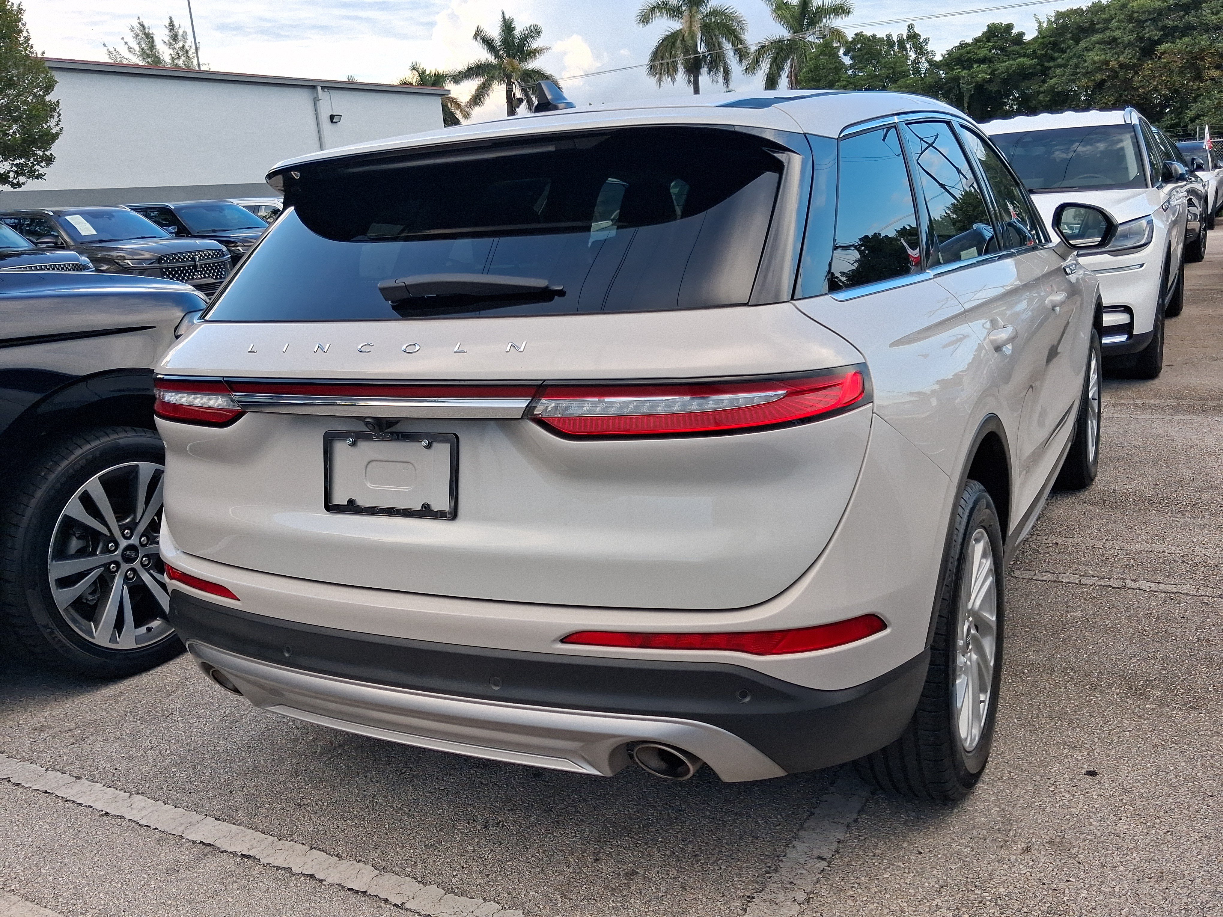 Certified 2023 Lincoln Corsair FWD image 4