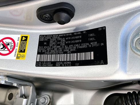 Certified 2019 Toyota Highlander XLE image 36