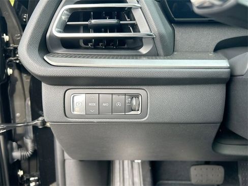 New 2025 Chevrolet Traverse LT w/ Driver Confidence Package image 18