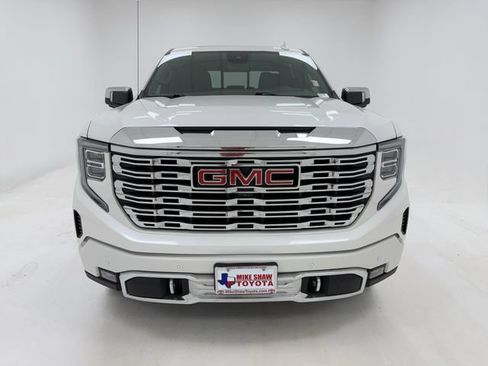 Used 2024 GMC Sierra 1500 Denali w/ Denali Reserve Package AWD/4WD image 3
