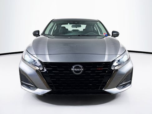 Used 2023 Nissan Altima 2.5 SR FWD image 3