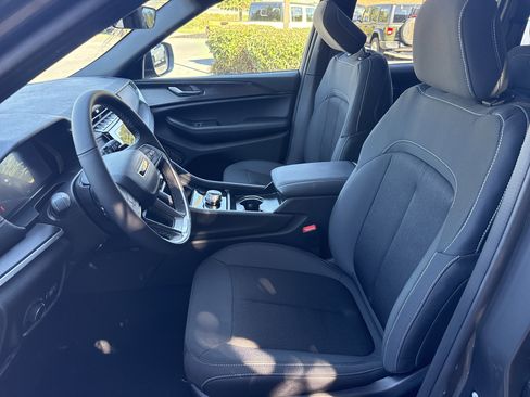 New 2025 Jeep Grand Cherokee Laredo X w/ Luxury Tech Group I image 12