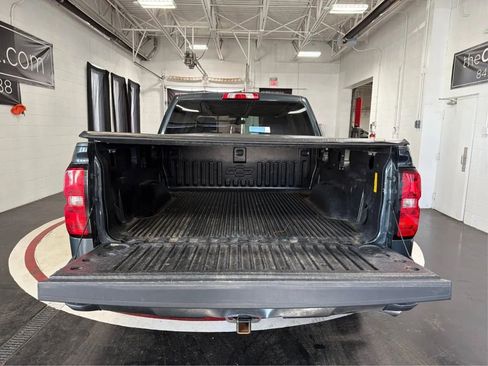 Used 2018 Chevrolet Silverado 1500 LT w/ LT Eassist Package image 12