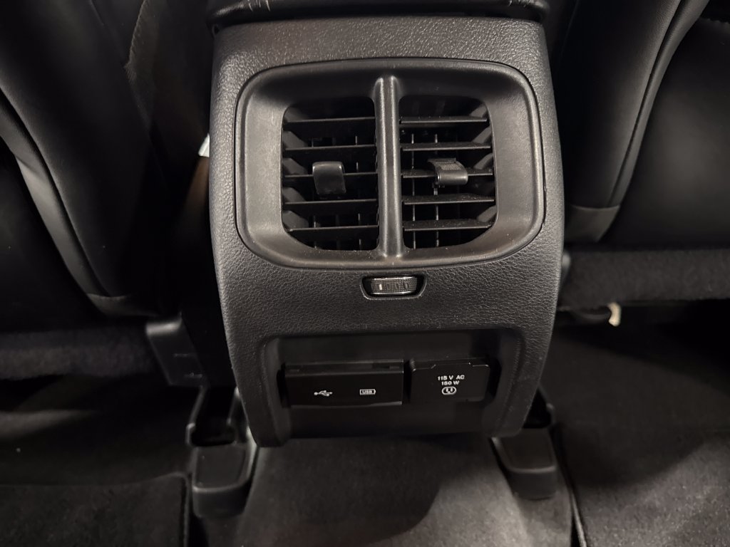 Used 2020 Jeep Cherokee Limited FWD image 39