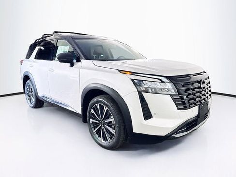 New 2026 Nissan Pathfinder Platinum w/ Cargo Package AWD/4WD image 3