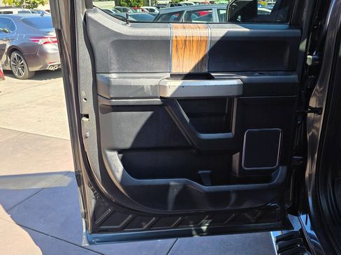 Used 2019 Ford F150 Lariat image 28