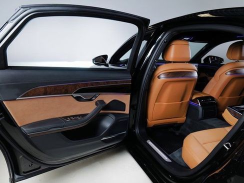 Used 2025 Audi A8 L 3.0T w/ Executive Package image 26