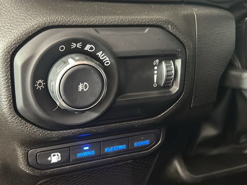 Used 2023 Jeep Wrangler Unlimited w/ Cold Weather Group AWD/4WD image 23
