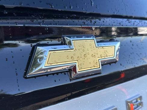 New 2025 Chevrolet Suburban High Country image 19