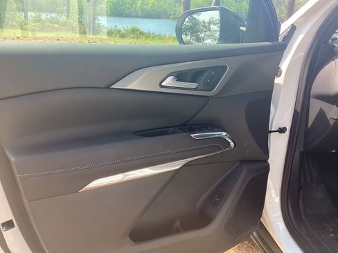 New 2026 Chevrolet Traverse LT w/ Driver Confidence Package FWD image 10