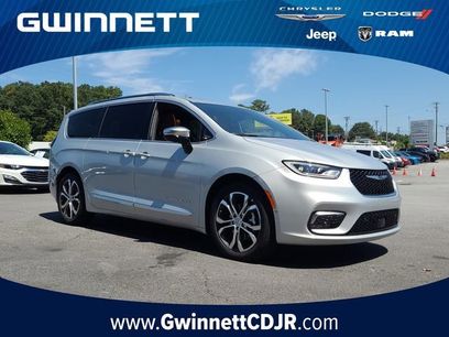 New 2026 Chrysler Pacifica Pinnacle