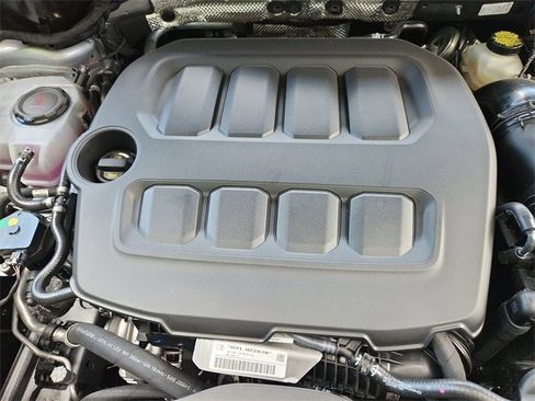 New 2025 Volkswagen Tiguan SE image 28