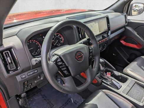 Used 2025 Nissan Frontier PRO-4X w/ Pro Premium Package AWD/4WD image 15
