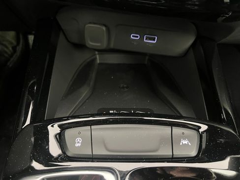 New 2026 Chevrolet Trax RS w/ Sunroof Package FWD image 33