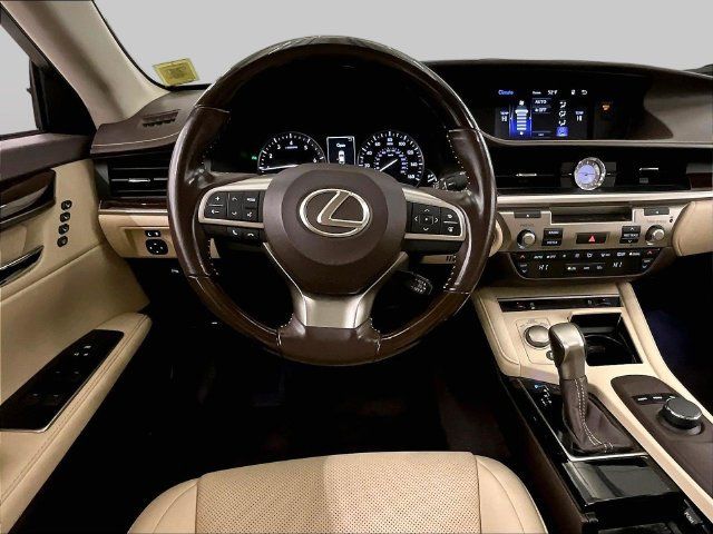 Used 2016 Lexus ES 350 w/ Premium Package w/Wood Trim FWD image 5