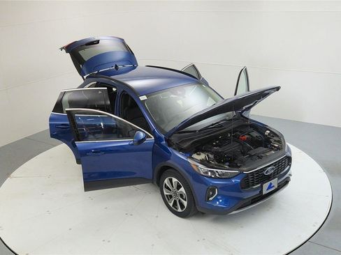 Used 2023 Ford Escape Platinum w/ Premium Technology Package image 15