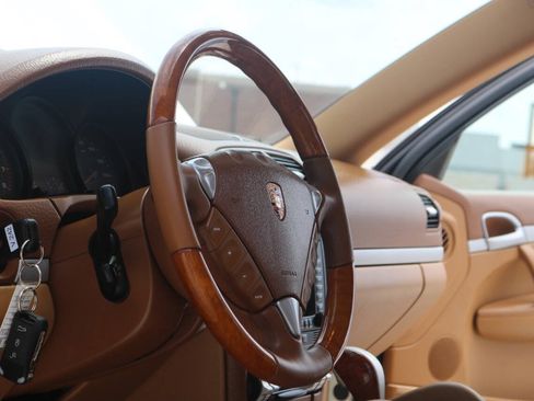 Used 2008 Porsche Cayenne AWD/4WD image 9