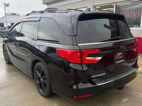 Used 2019 Honda Odyssey Elite image 2