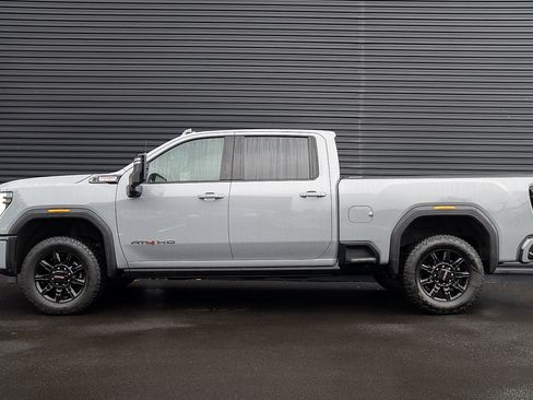 Used 2024 GMC Sierra 2500 AT4 w/ AT4 Premium Plus Package image 2