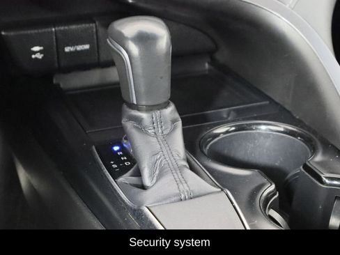 Used 2018 Toyota Camry SE image 10