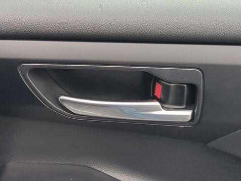 Used 2023 Toyota Highlander XLE image 38