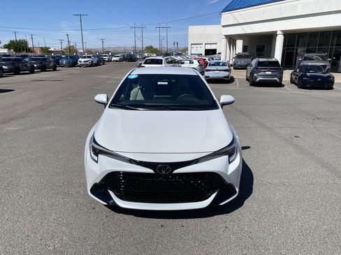 Used 2025 Toyota Corolla SE FWD image 6