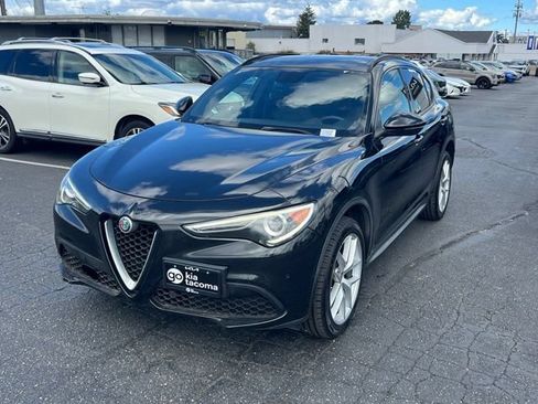 Used 2019 Alfa Romeo Stelvio Ti Sport w/ Quick Order Package 22S Sport AWD/4WD image 3