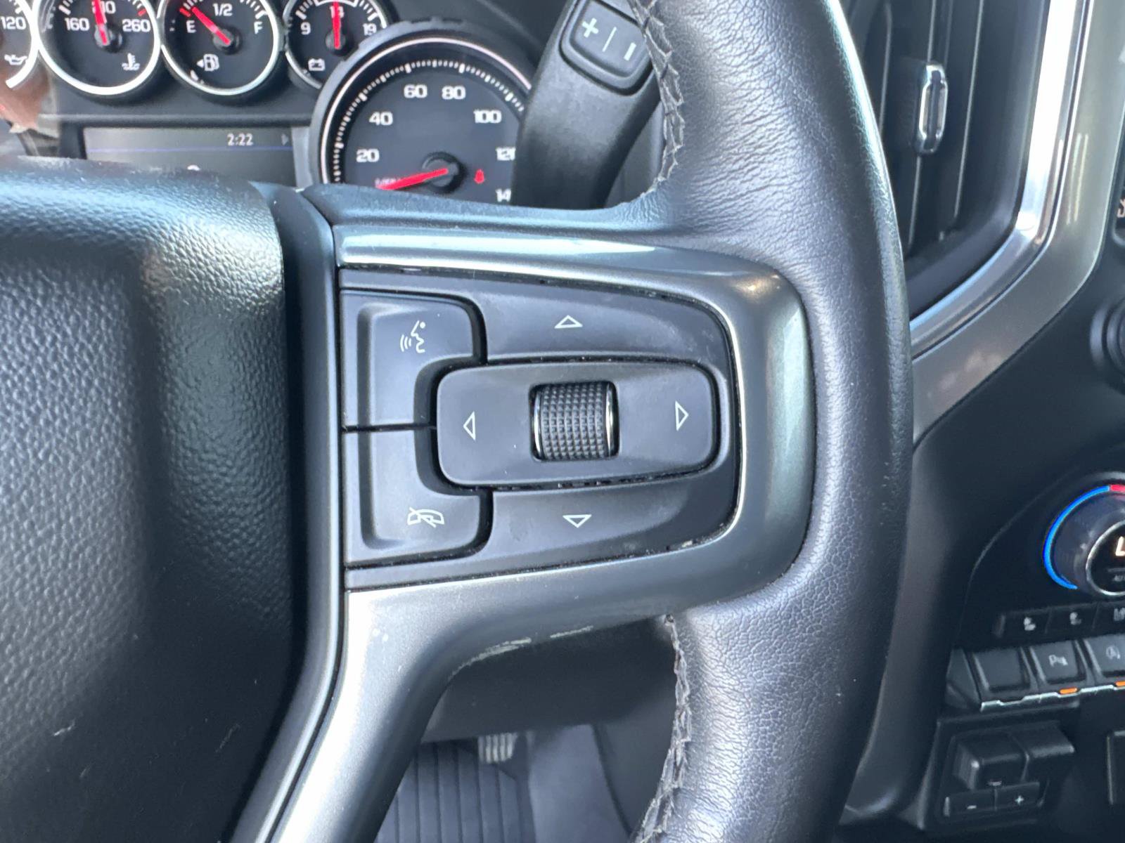 Used 2022 Chevrolet Silverado 1500 LTZ AWD/4WD image 35