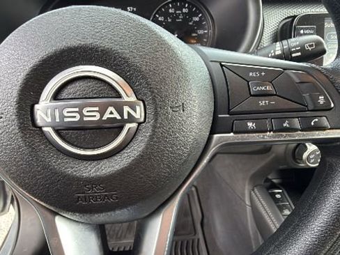 Used 2024 Nissan Kicks SV image 18