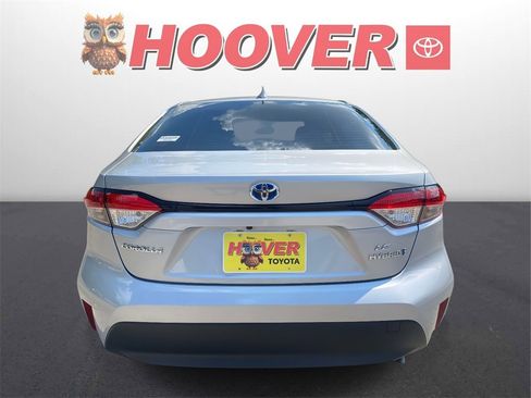 Used 2024 Toyota Corolla LE image 3