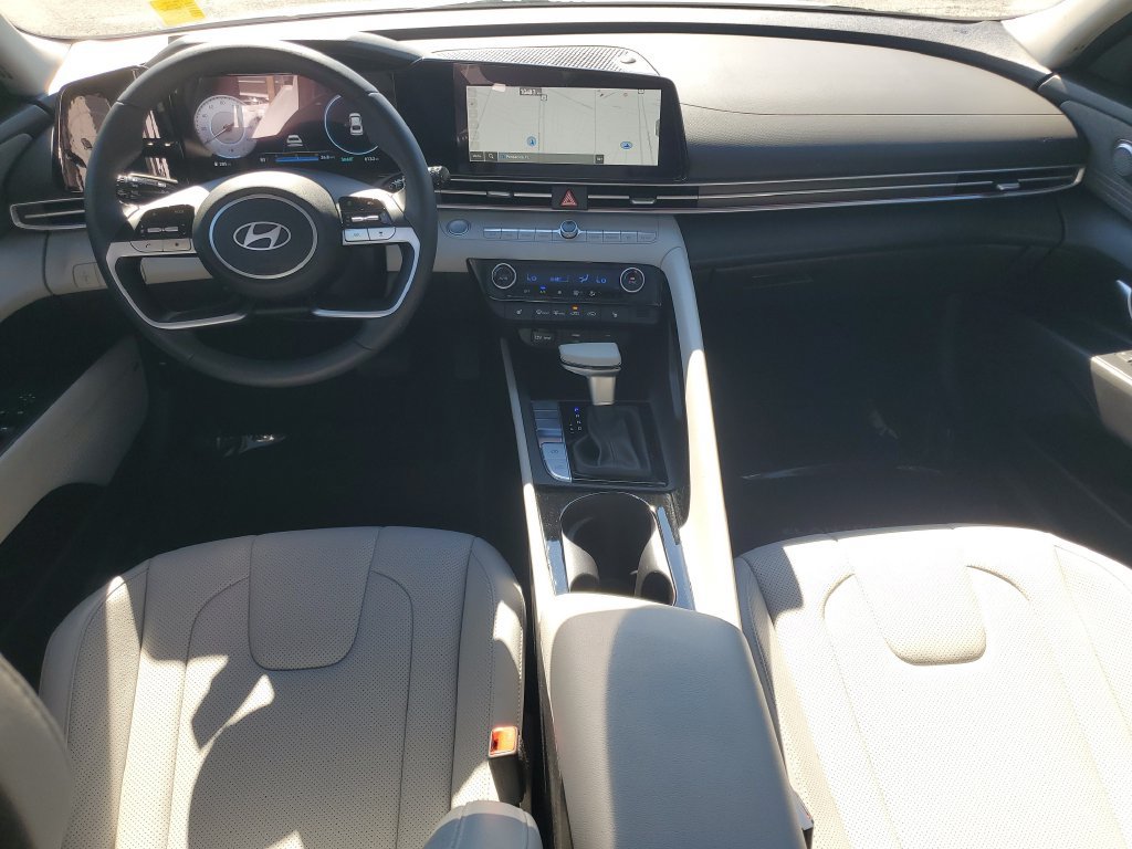 Used 2026 Hyundai Elantra Limited FWD image 26