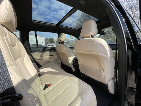 Certified 2024 Jeep Grand Cherokee Limited w/ Luxury Tech Group II image 49