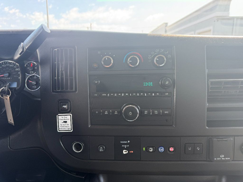 Used 2021 GMC Savana 3500 Extended w/ Power Convenience Package RWD image 14