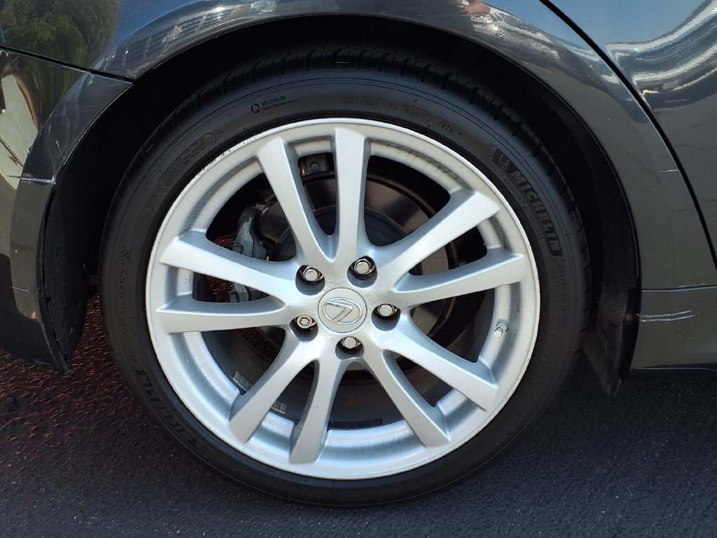 Used 2007 Lexus IS 250 w/ Premium Pkg RWD image 3