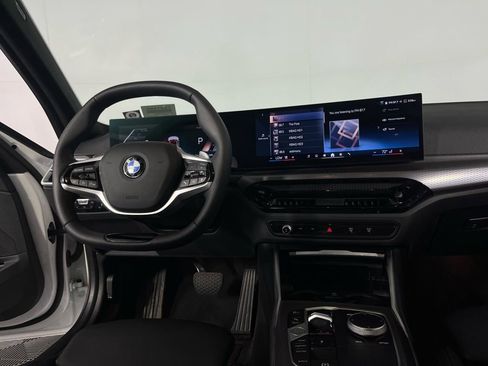Used 2025 BMW 330i xDrive Sedan AWD/4WD image 13