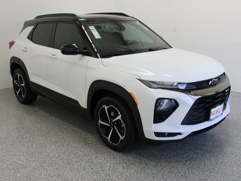 Used 2023 Chevrolet TrailBlazer RS w/ Convenience Package FWD image 4