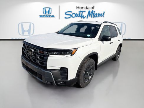 New 2026 Honda Pilot TrailSport image 3