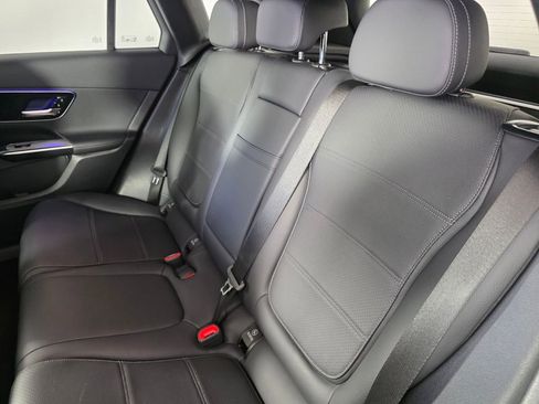 Certified 2025 Mercedes-Benz GLC 300 4MATIC image 15