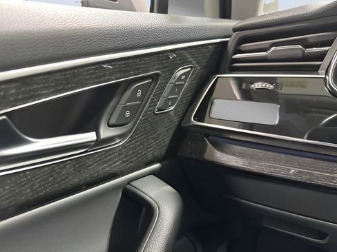 Used 2020 Audi Q7 3.0T Premium Plus image 16