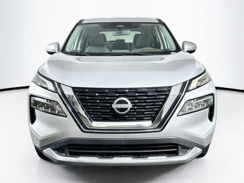 Used 2023 Nissan Rogue SV FWD image 2
