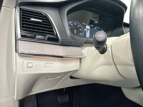 Used 2021 Volvo XC90 T6 Inscription w/ Protection Package Premier image 34