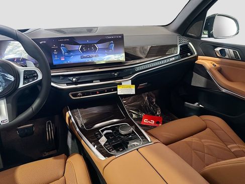 New 2026 BMW X5 xDrive40i w/ M Sport Package AWD/4WD image 25