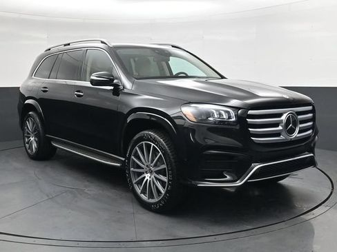 Used 2026 Mercedes-Benz GLS 450 4MATIC image 2