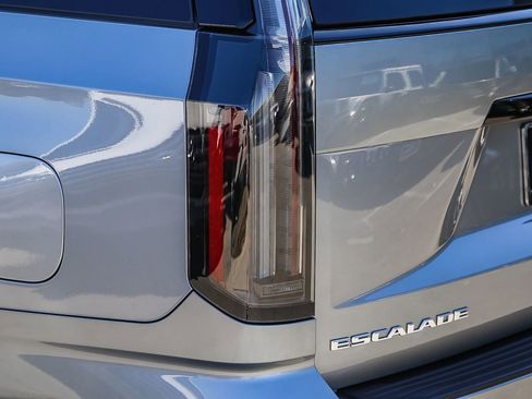 Used 2025 Cadillac Escalade ESV Sport Platinum w/ LPO, Floor Liner Package AWD/4WD image 8