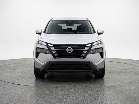 Used 2025 Nissan Rogue SV AWD/4WD image 2